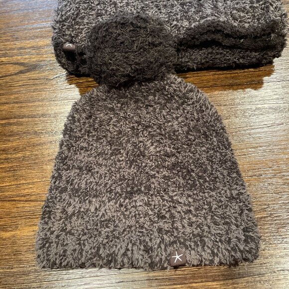 NWT Barefoot Dreams Pom Pom Beanie + Scarf Set CozyChic Knit Espresso/Cocoa - Picture 3 of 7